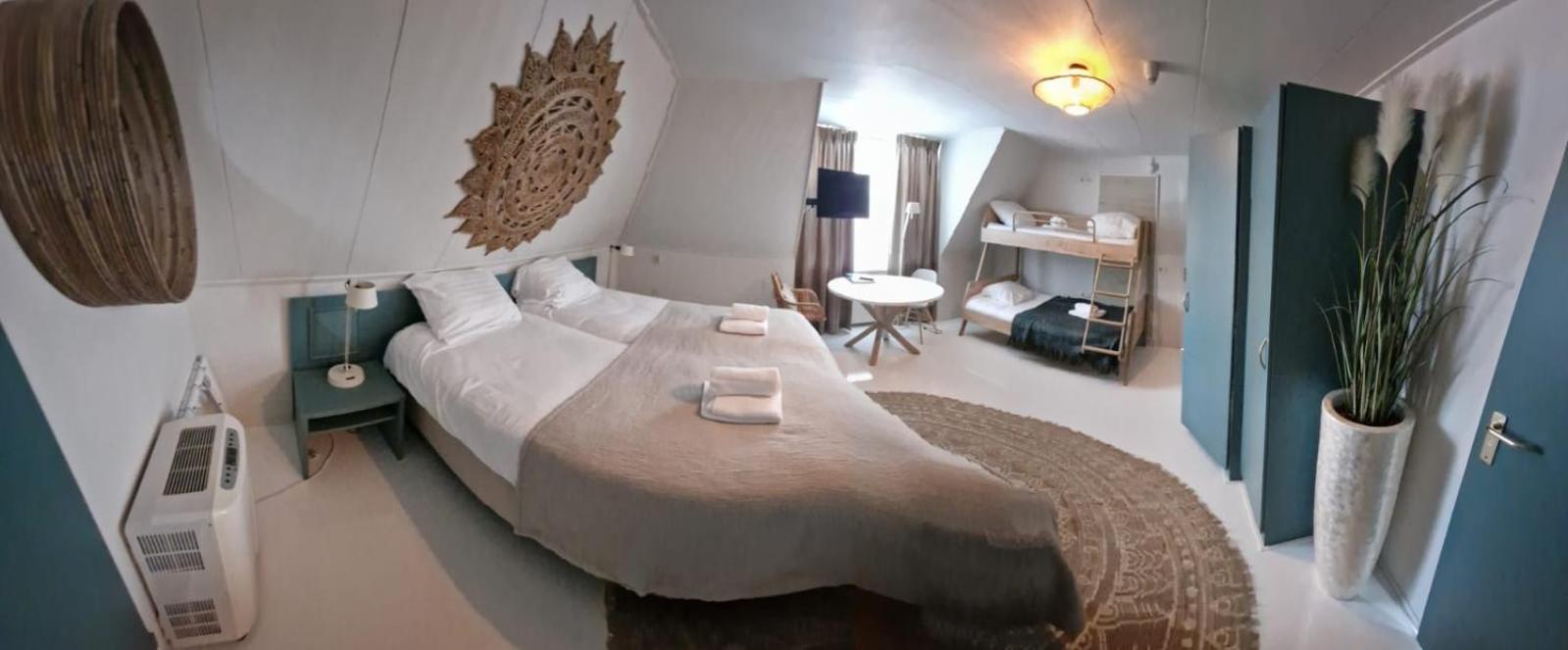 Hotel Liberte Schoorl Bagian luar foto