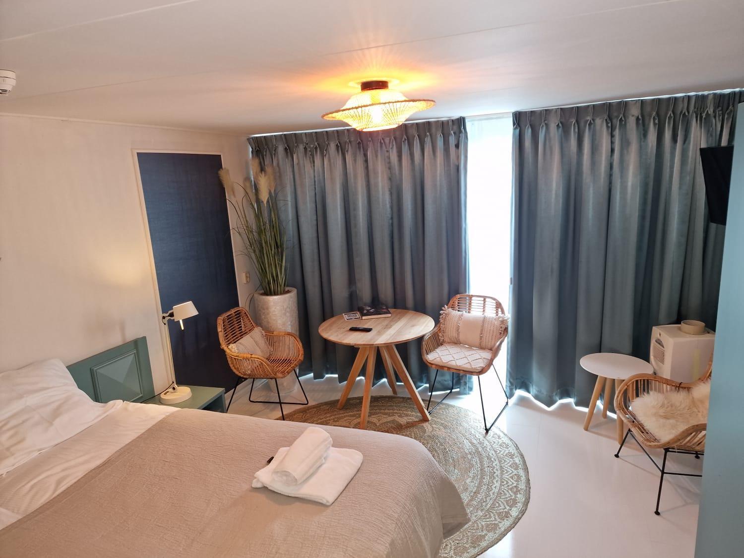 Hotel Liberte Schoorl Bagian luar foto