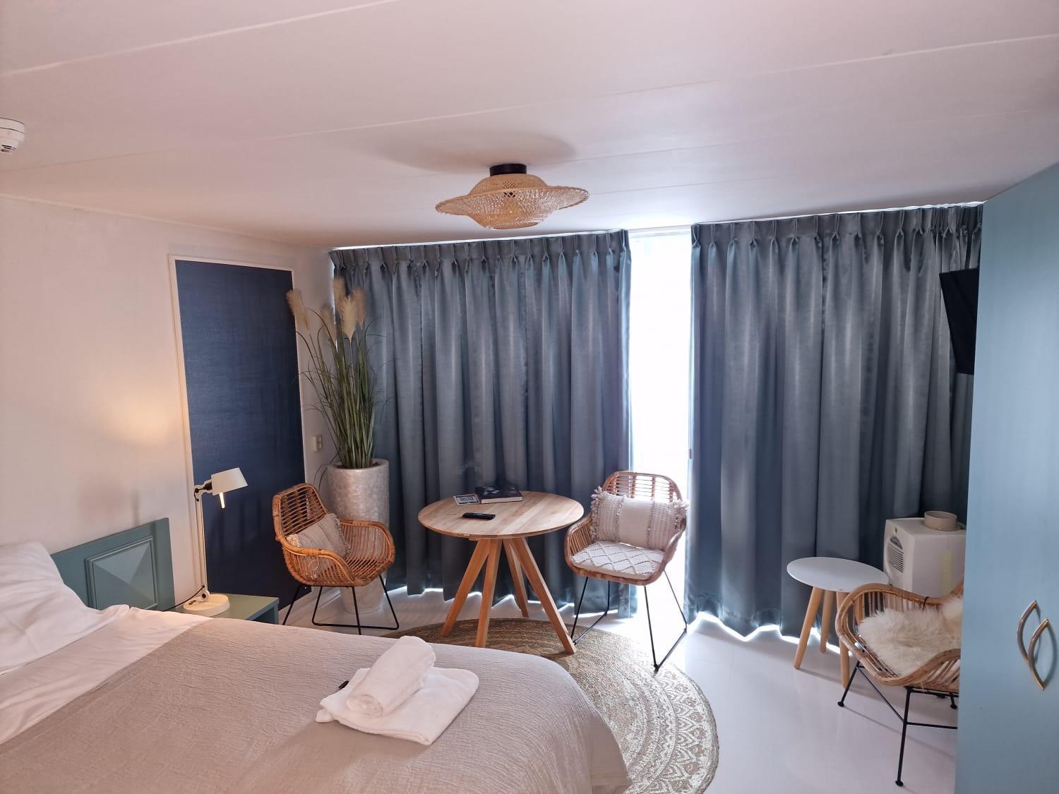 Hotel Liberte Schoorl Bagian luar foto